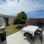 Hébergement de vacances Maison De Plain-pied Confort 6 Pers., Proche à St Hilaire De Riez, Parking Privé - Fr-1-323-470 Saint-Hilaire-de-Riez