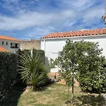 Hébergement de vacances Maison De Plain-pied Confort 6 Pers., Proche à St Hilaire De Riez, Parking Privé - Fr-1-323-470 Saint-Hilaire-de-Riez